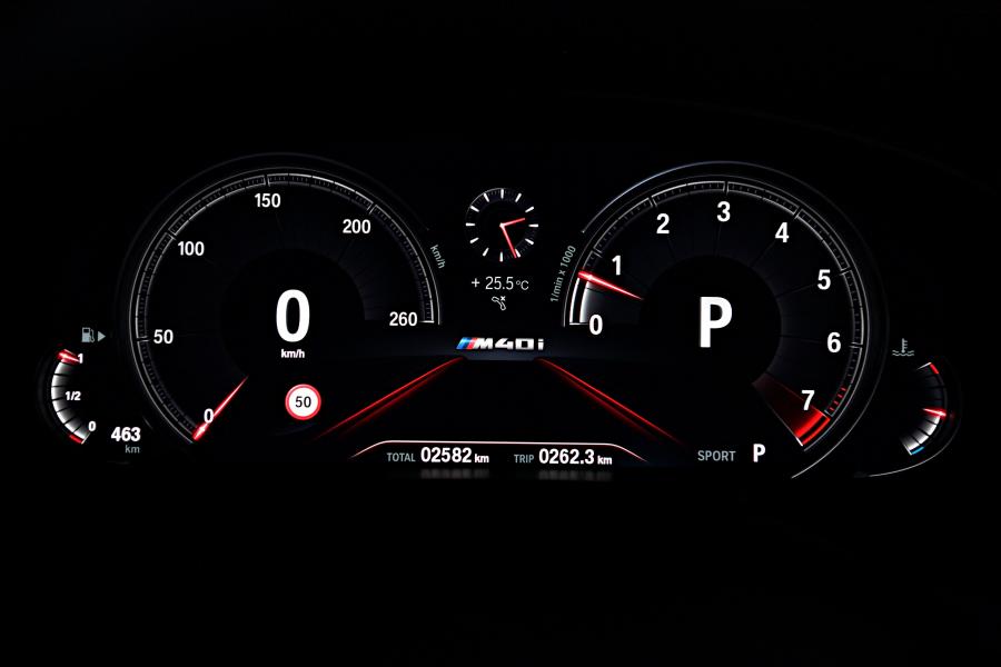 Панель приборов BMW X3 M40i (G01) 2017 года  (WW) (фото 156 из 184)